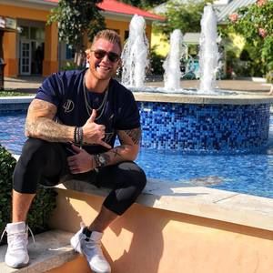 Meet your Posher, Samuel